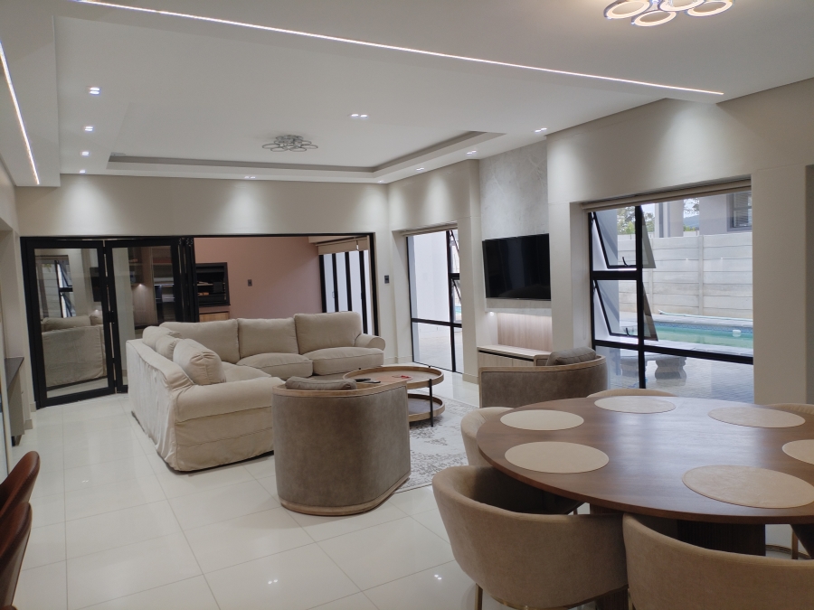 5 Bedroom Property for Sale in Tafelzicht Western Cape